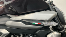 Ducati X Diavel V4 Burning Red (25MY)